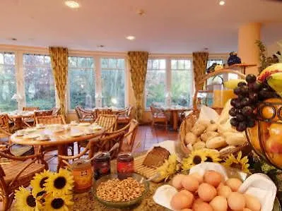 Hotel Luebecker Hof Stockelsdorf 4*,